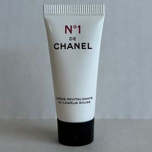 Mini N°1 de Chanel Creme Revitalisante Au Camelia Rouge